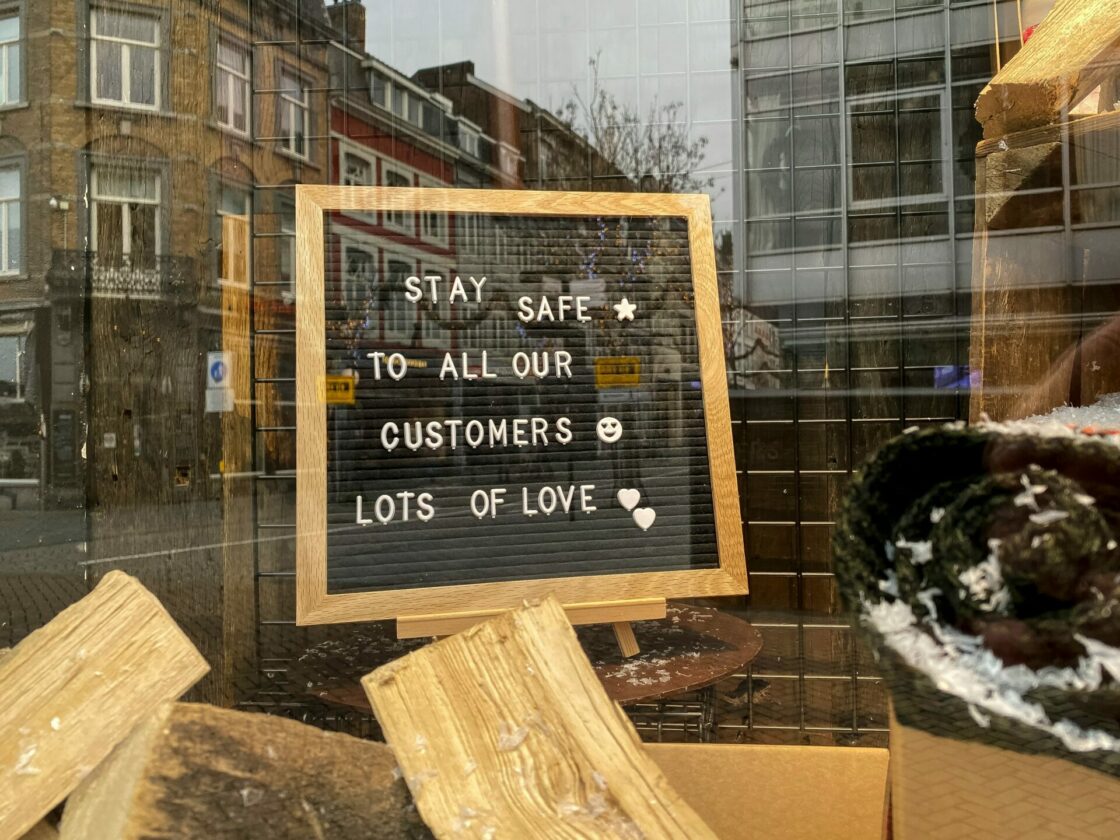 etienne-girardet-HTTjS5yMAJk-unsplash